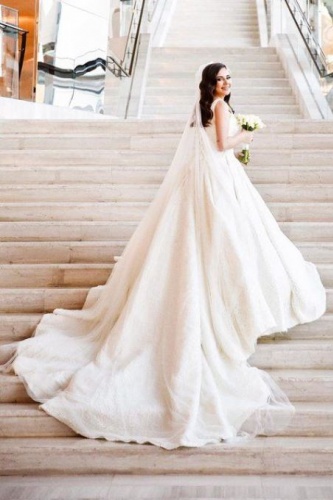 Merve Özbey-Kenan Koçak çiftinin düğününde şıklık yarışı 16