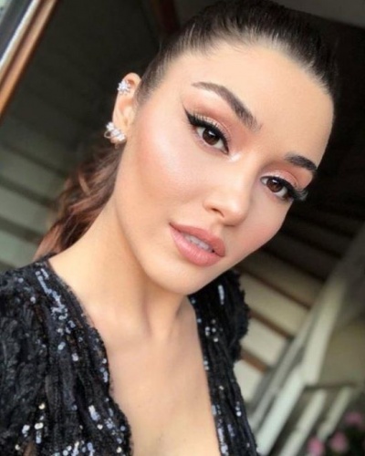 Merve Özbey-Kenan Koçak çiftinin düğününde şıklık yarışı 14