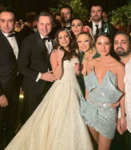 Merve Özbey-Kenan Koçak çiftinin düğününde şıklık yarışı 5