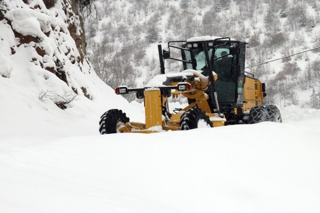 Gümüşhane’de karla mücadele çalışmaları devam ediyor 10