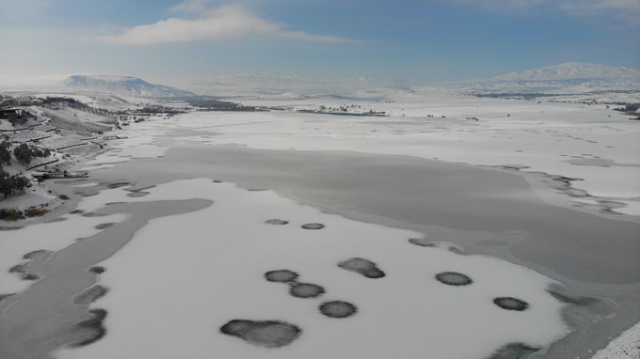 Elazığ’da soğuktan baraj dondu 1
