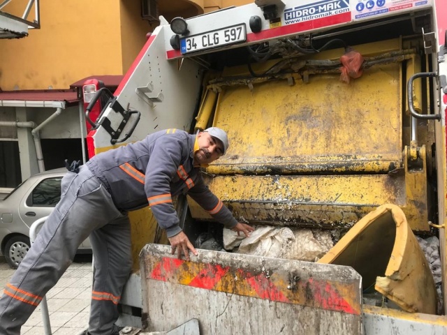 Çöp kamyonundan bebek çıktı! 6