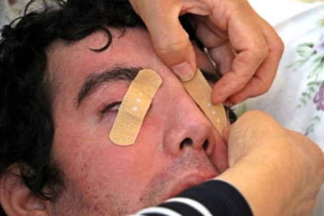 Yıllardır gözlerini kapatamıyor! Genç dansçının görüntüsü yürekleri dağladı 9