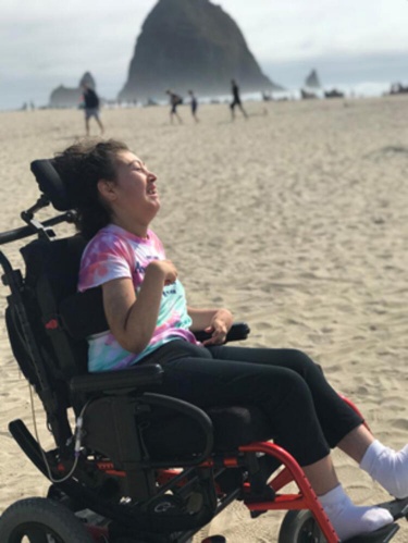 'Yaşamaz' denilen Melis, annesiyle 5 ülke gezdi, 21 yaşında hayatını kaybetti 5