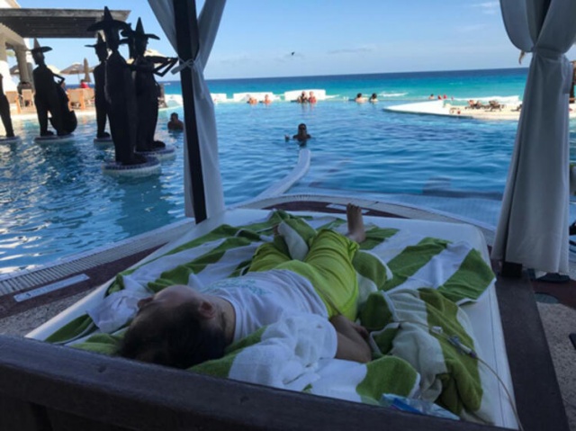 'Yaşamaz' denilen Melis, annesiyle 5 ülke gezdi, 21 yaşında hayatını kaybetti 12