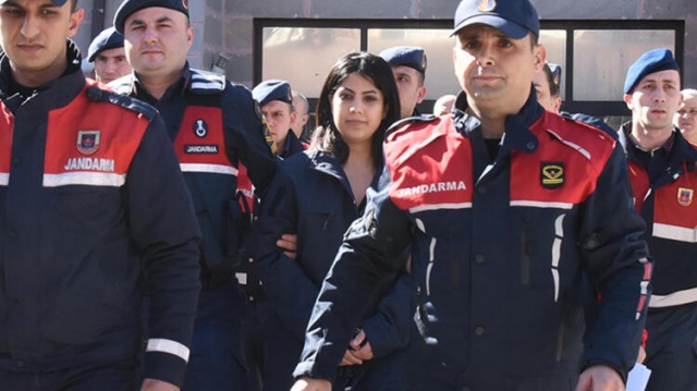 Nişanlısını öldüren Zehra, 'bıçak güzeliyim' paylaşımı yapmış 3