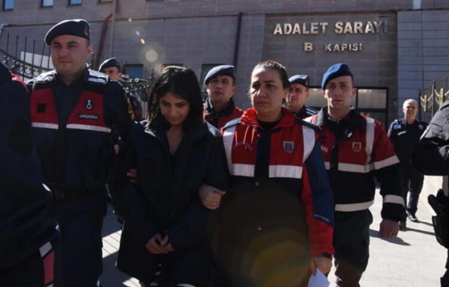 Nişanlısını öldüren Zehra, 'bıçak güzeliyim' paylaşımı yapmış 5