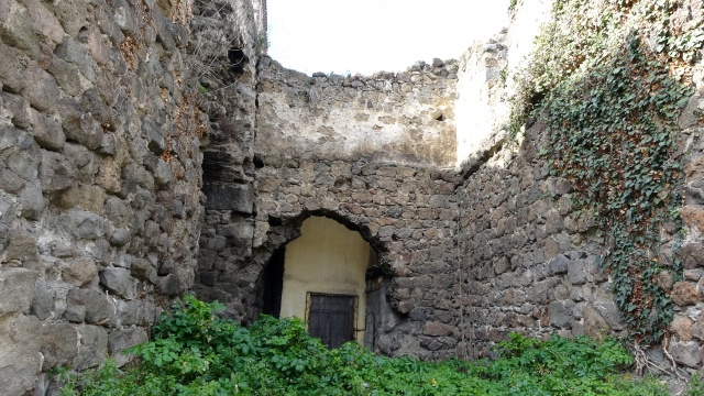 Trabzon kalesi yok olma tehditi altında 7