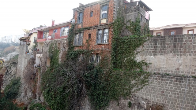 Trabzon kalesi yok olma tehditi altında 13