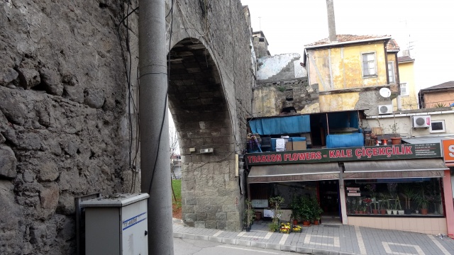 Trabzon kalesi yok olma tehditi altında 9