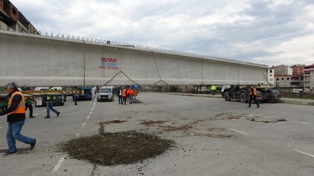 Trabzon'da yol çöktü, ulaşım durdu 5