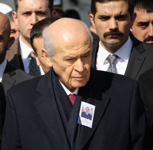 Bahçeli şehit cenazesinde Kılıçdaroğlu'nun elini sıkmadı. 6