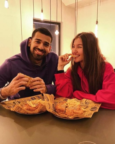 Ünlü oyuncu İran'da mahsur kaldı 6