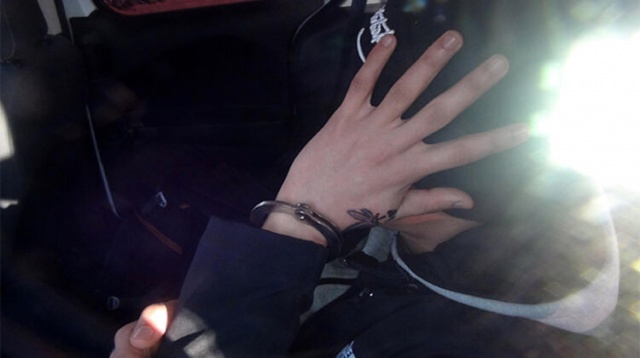 Taksim'de iğrenç olay! Genç kızların arasına girip kabusu yaşattı. 1