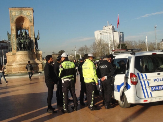 Taksim'de iğrenç olay! Genç kızların arasına girip kabusu yaşattı. 3