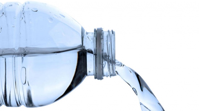 Pet şişe su üzerinde yazan o tarihe dikkat! Eğer içerseniz... 4