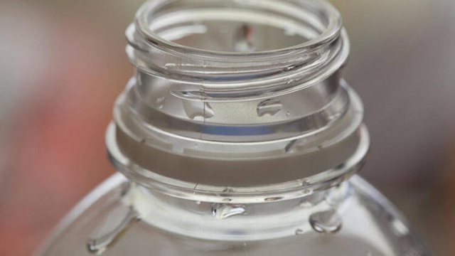 Pet şişe su üzerinde yazan o tarihe dikkat! Eğer içerseniz... 5