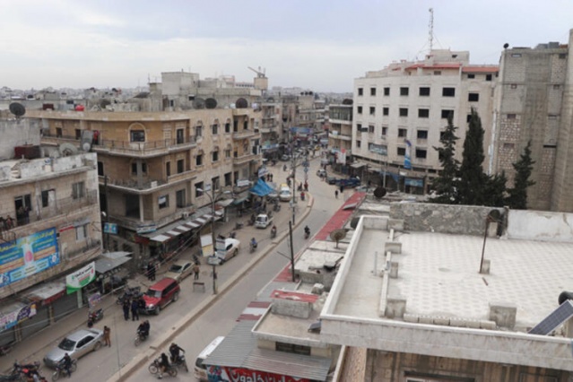 Tam o an! Türk bayrakları asılmaya başladı... 11