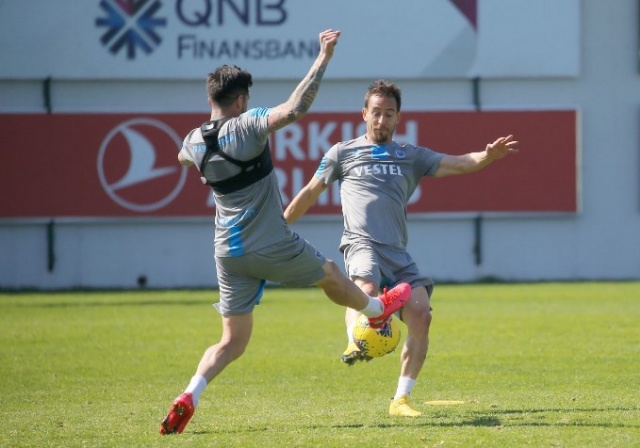 Trabzonspor'da neşeli idman 16