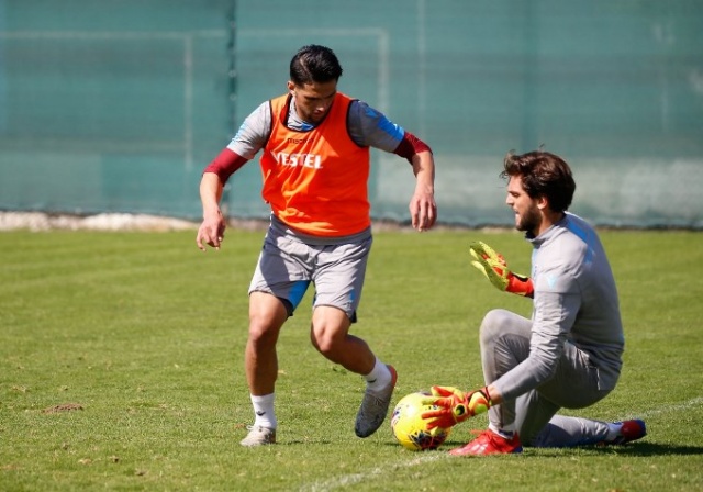 Trabzonspor'da neşeli idman 24