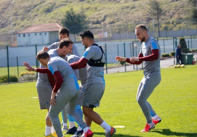 Trabzonspor'da neşeli idman 19