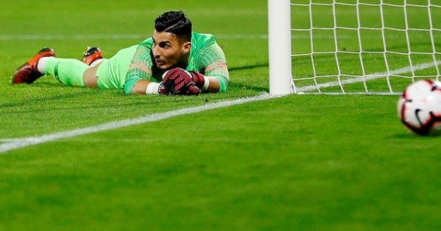 Liverpool elendi, Uğurcan gündeme oturdu 4