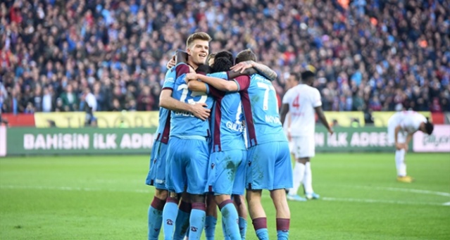 Ligler ertelendi, sözleşmesi bitecek futbolcular ne olacak? 12