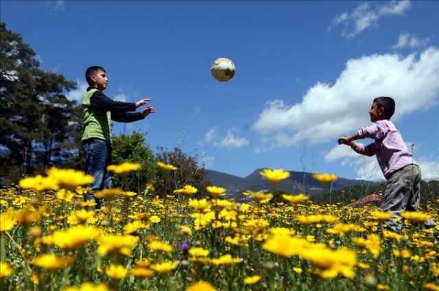 Meteoroloji'den iyi haber! Yurt genelinde sıcaklıklar 2-5 derece artıyor 2