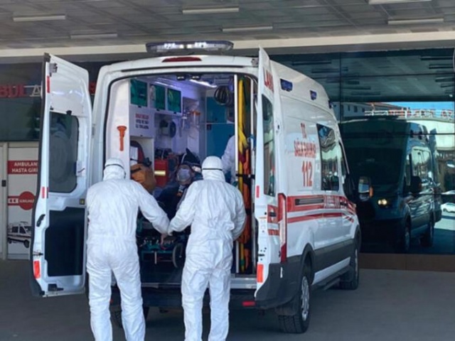 Tedavisi süren koronavirüs hastalarıyla ilgili flaş açıklama. 15