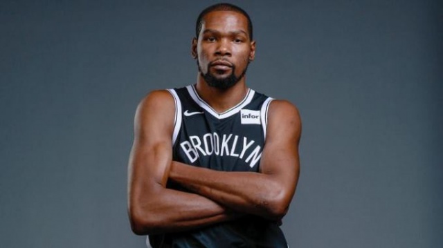 Koronavirüs futbol ve basketbolu da sardı 6