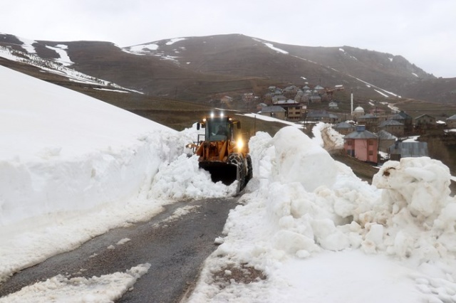 Gümüşhane'de mart ayında karla mücadele 12