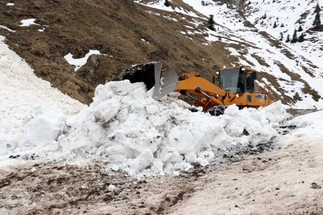 Gümüşhane'de mart ayında karla mücadele 9