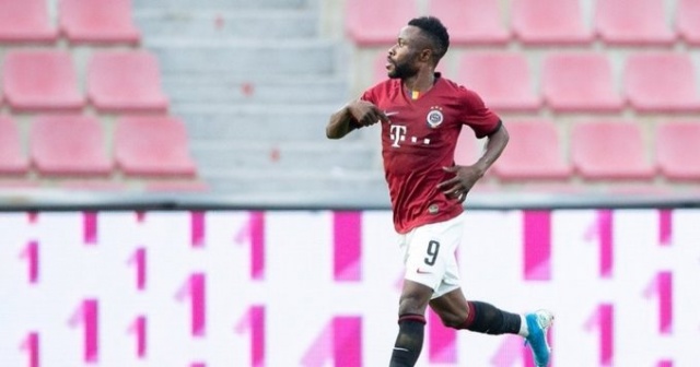 Trabzonsporlu taraftarlar Kanga'yı ablukaya aldı 4