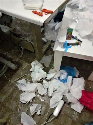 Merdiven altı maske üreticisi pes dedirtti! 6