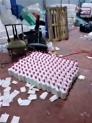 Merdiven altı maske üreticisi pes dedirtti! 3