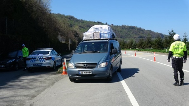 Trabzon'da şehir giriş çıkışlarında kontrol noktaları oluşturuldu! 6