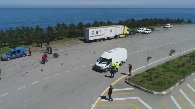 Trabzon'da şehir giriş çıkışlarında kontrol noktaları oluşturuldu! 10