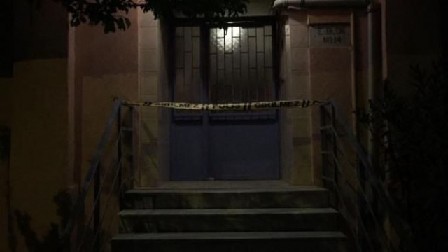 Eşini balta ile öldürüp cesedini kanepenin altına sakladı. Foto Haber 4