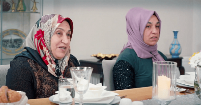 Zuhal Topal reyting uğruna sosyal mesafeyi hiçe saydı! 5