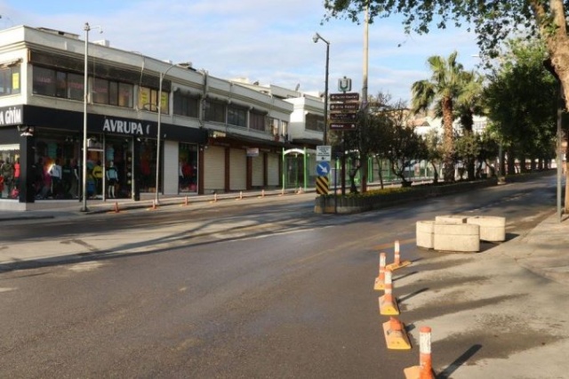 Sokağa çıkma yasağı sonrası ilk sabah. İstanbul'da yollar boş kaldıç 13
