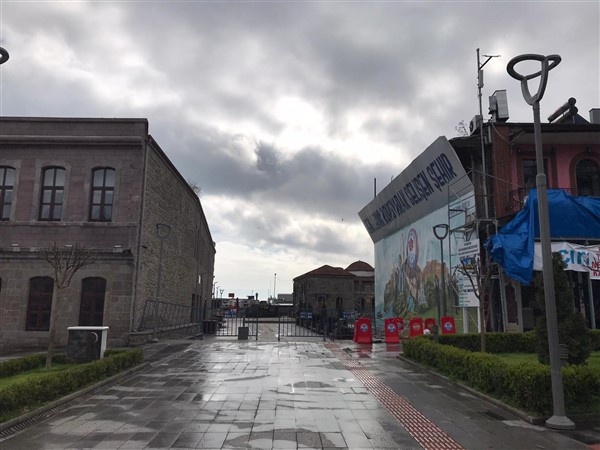 Karadeniz illerinde koronavirüs önlemleri sonrası sokak manzaraları 19