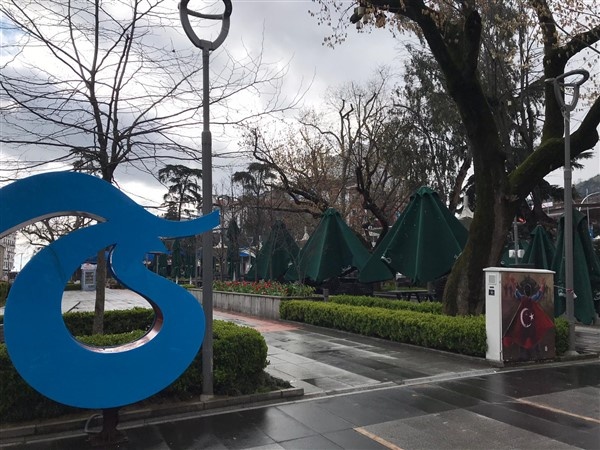 Karadeniz illerinde koronavirüs önlemleri sonrası sokak manzaraları 16