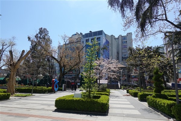 Karadeniz illerinde koronavirüs önlemleri sonrası sokak manzaraları 18