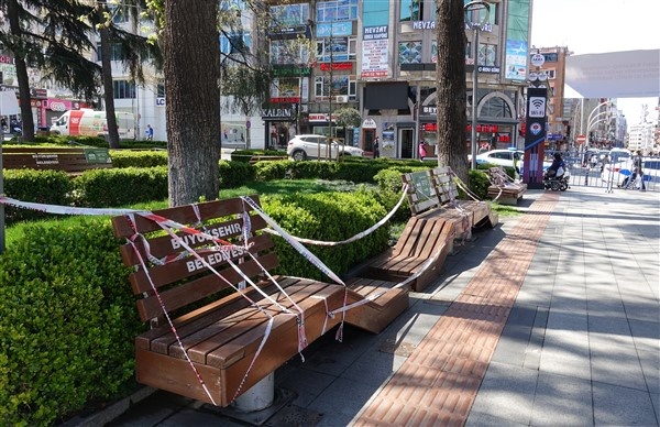 Karadeniz illerinde koronavirüs önlemleri sonrası sokak manzaraları 21