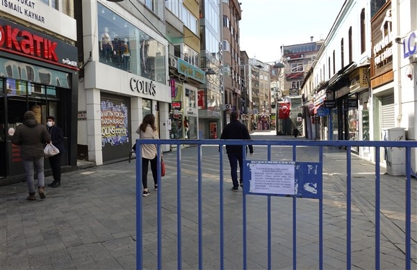 Karadeniz illerinde koronavirüs önlemleri sonrası sokak manzaraları 4