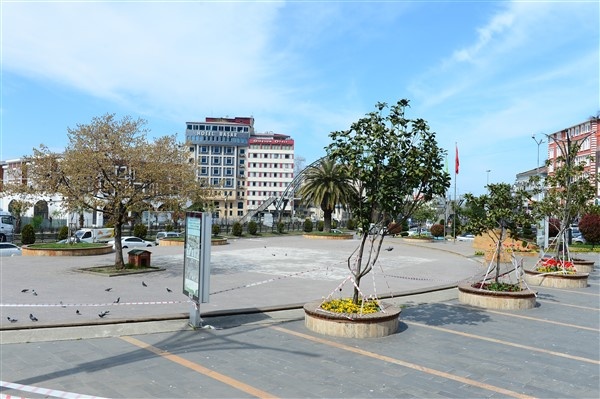 Karadeniz illerinde koronavirüs önlemleri sonrası sokak manzaraları 6