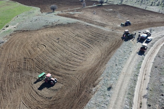 20 yıldır ekilmeyen tarlalar ekilmeye başlandı 5