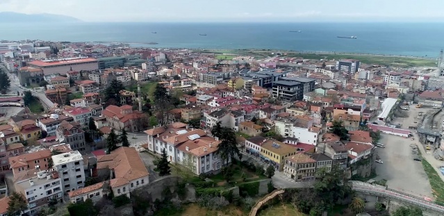 Trabzon'da cadde ve sokalar boş kaldı 7