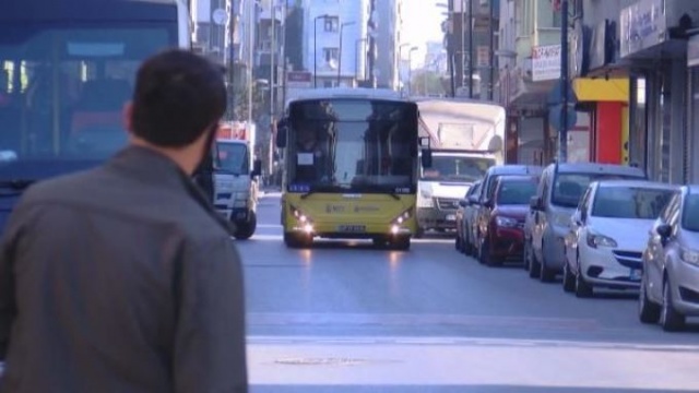 İşe gitmek için evden çıktılar ancak duraklarda kaldılar 1