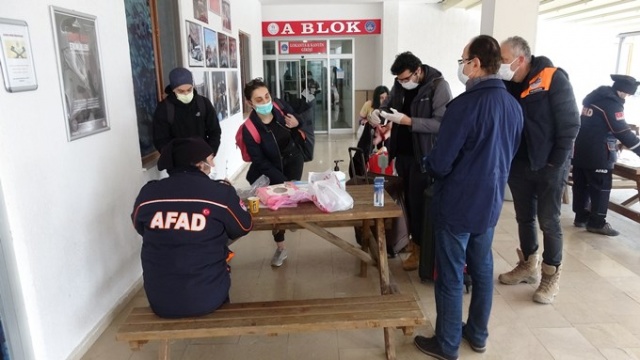 Kanada’dan Trabzon'a gelen öğrencilerin karantina süresi doldu 4